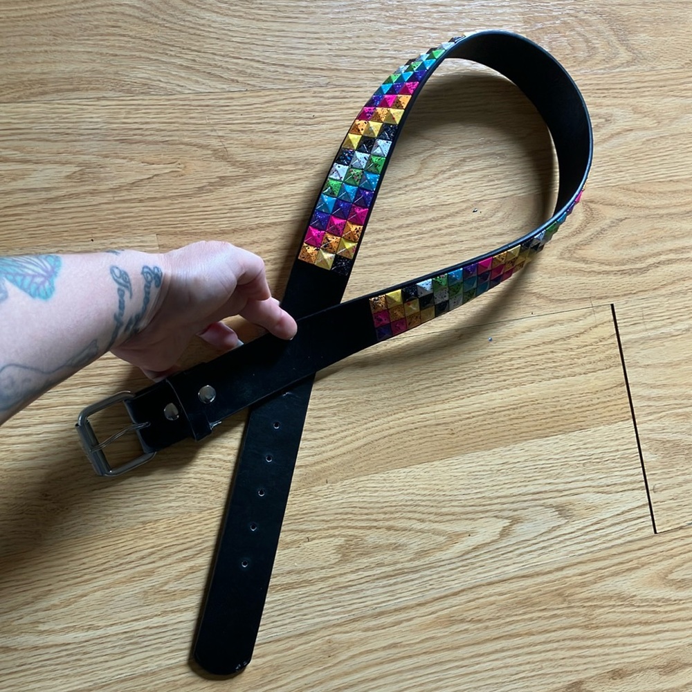 Source Unknown Black and Red Belt with Distinctive Design